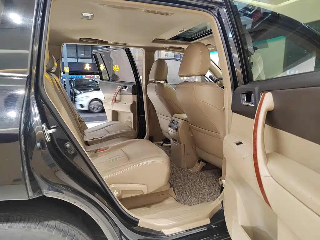 TOYOTA HIGHLANDER 2012