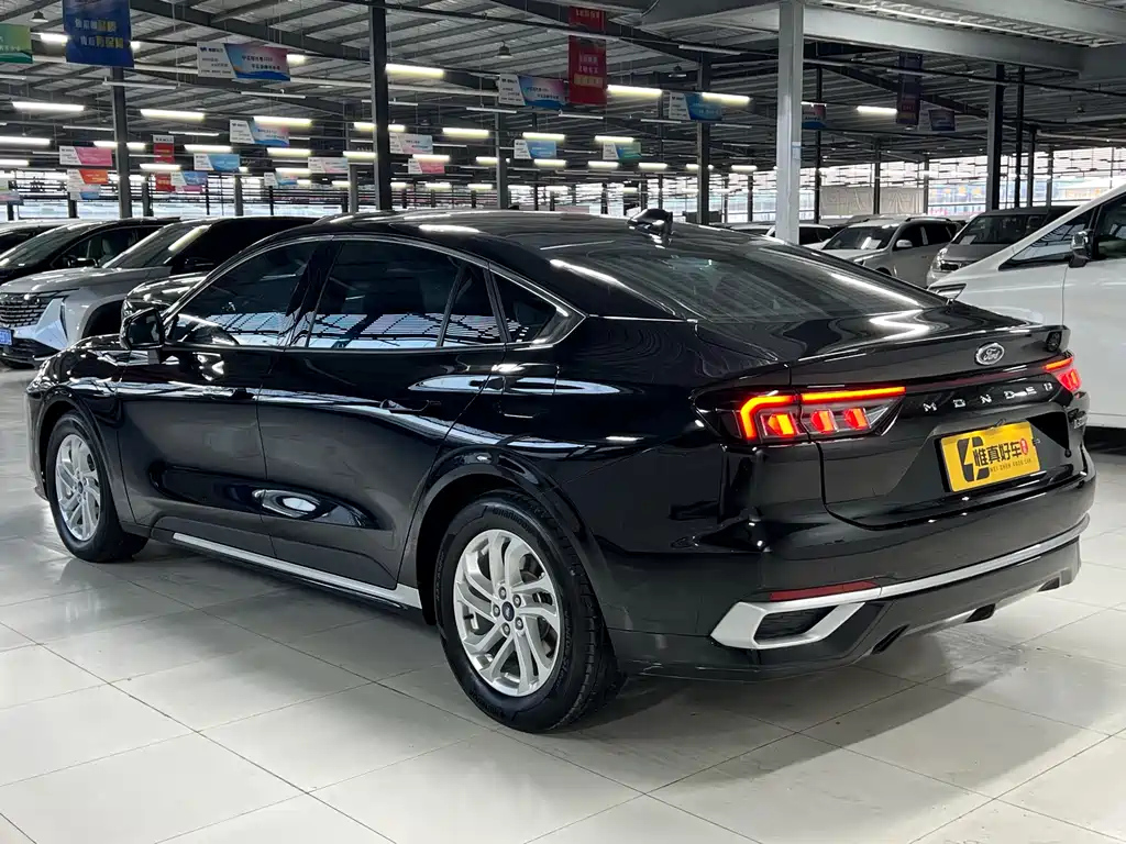 FORD MONDEO 2023