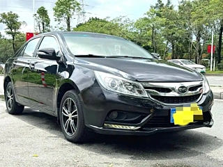 BYD SURUI 2015