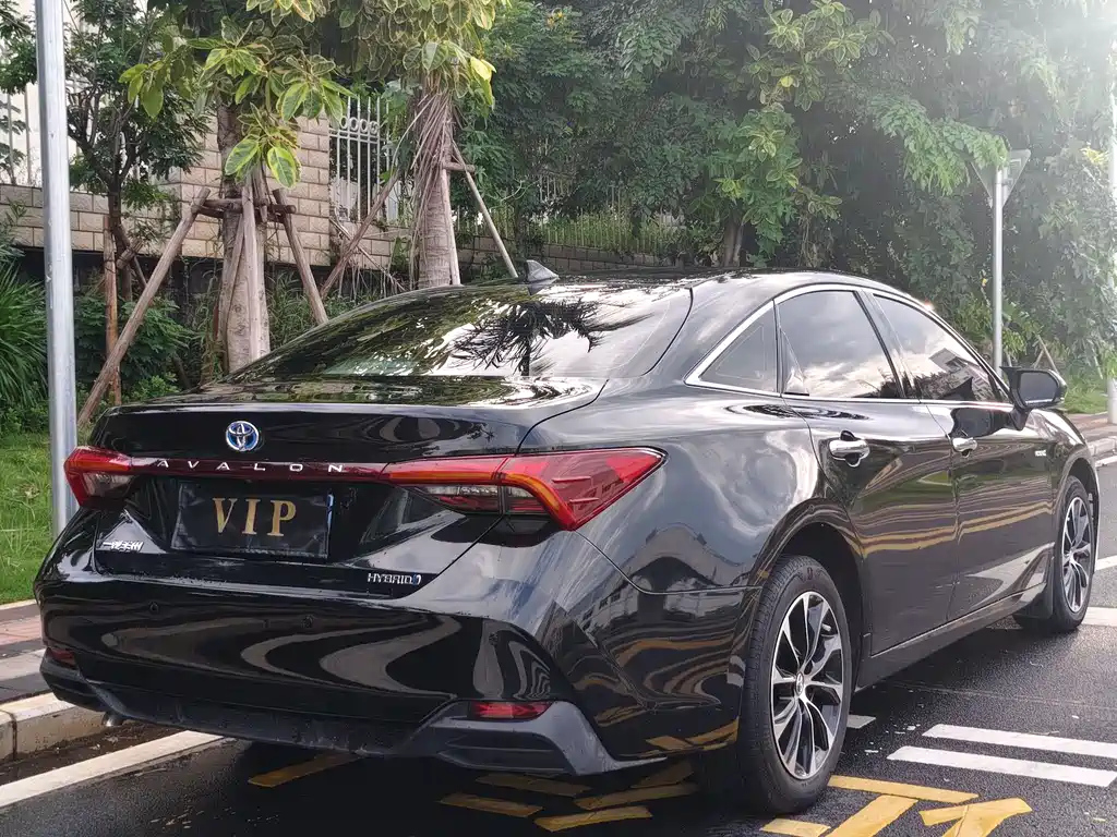TOYOTA AVALON 2022