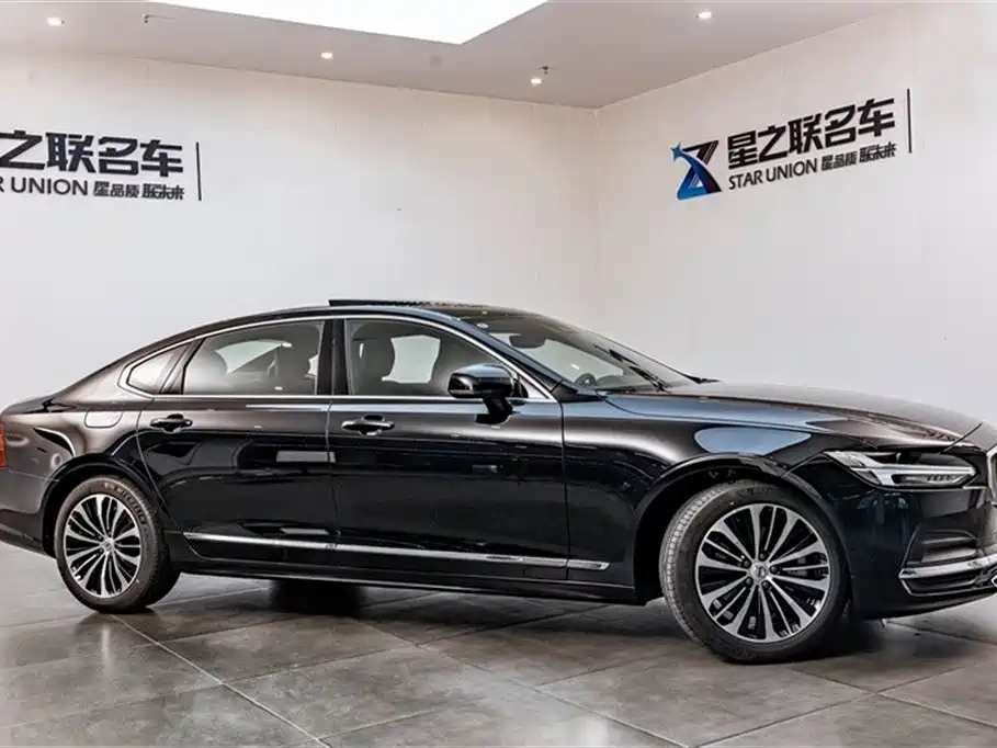 VOLVO S90 2024