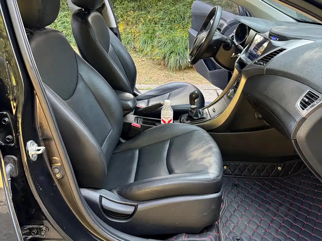 HYUNDAI ELANTRA 2015