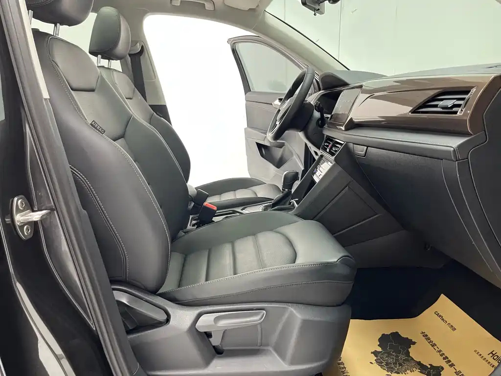 VOLKSWAGEN THARU 2022