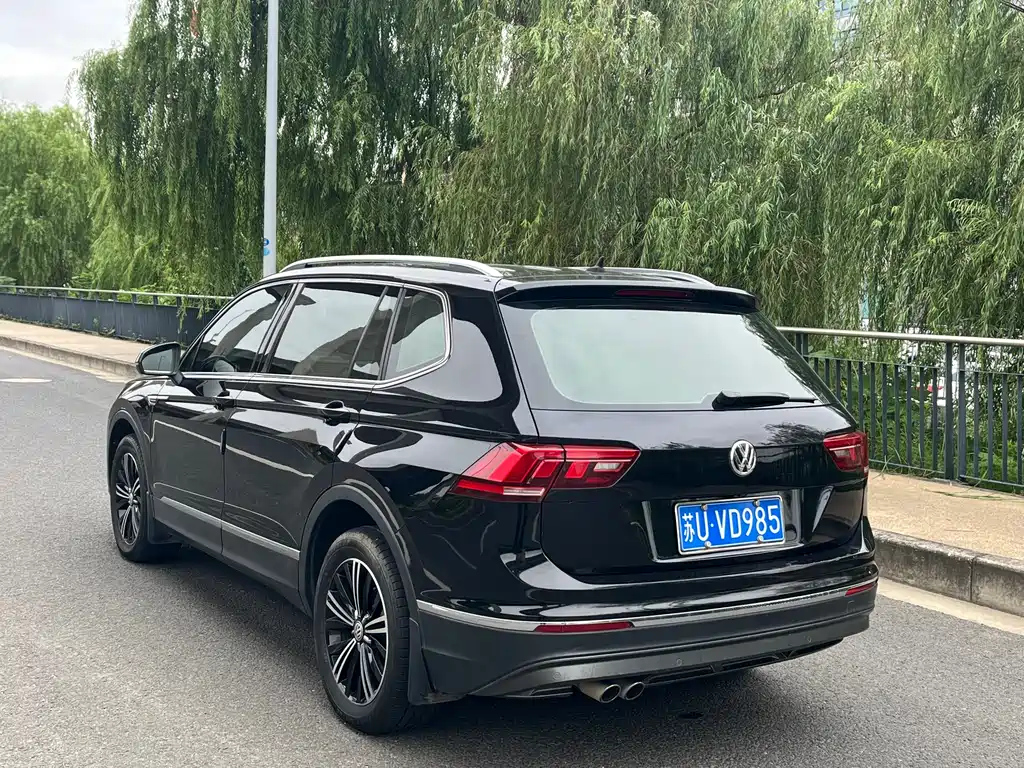 VOLKSWAGEN TIGUAN L 2020