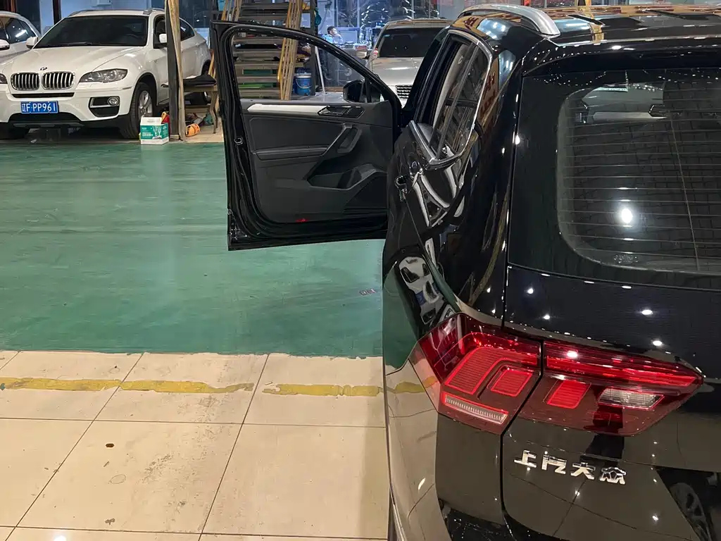 car slider