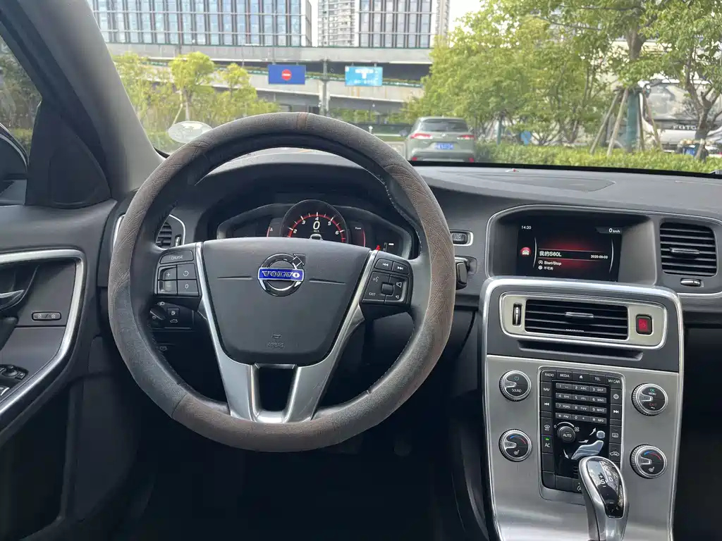 VOLVO S60 2017