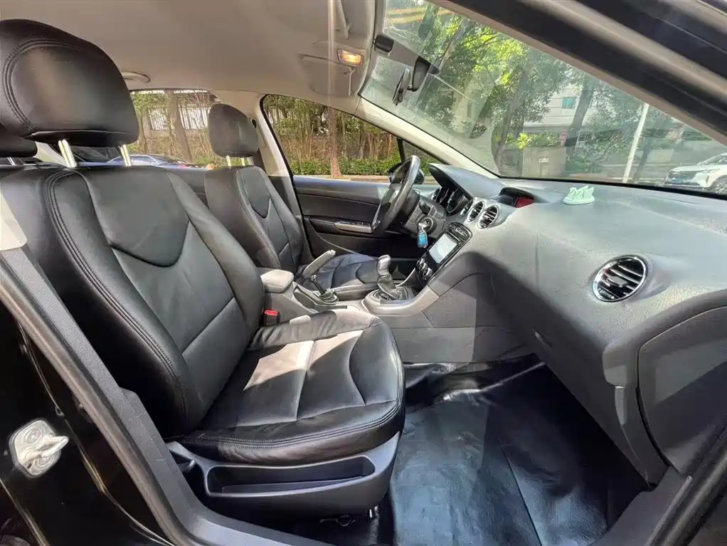 PEUGEOT 408 2013