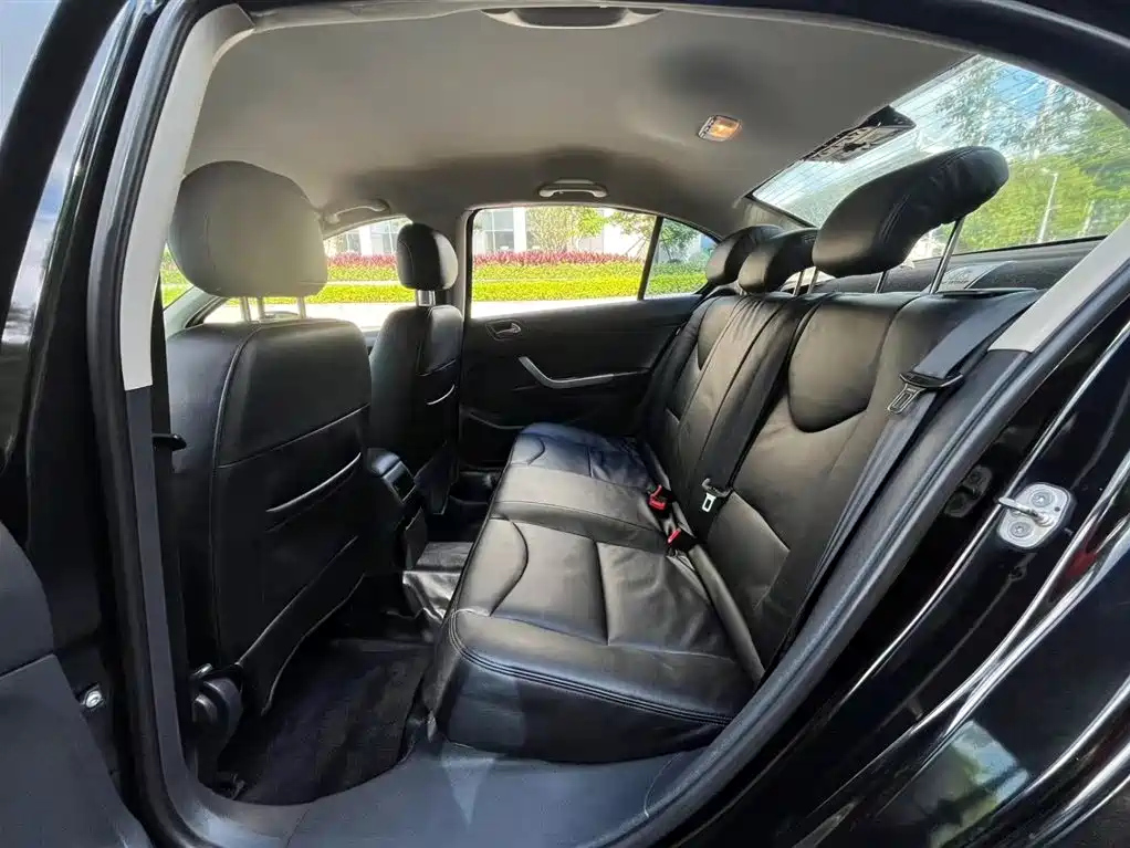 PEUGEOT 408 2013