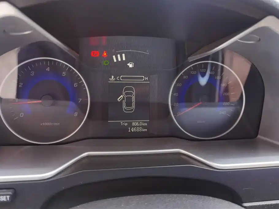 GEELY AUTO EMGRAND 2015