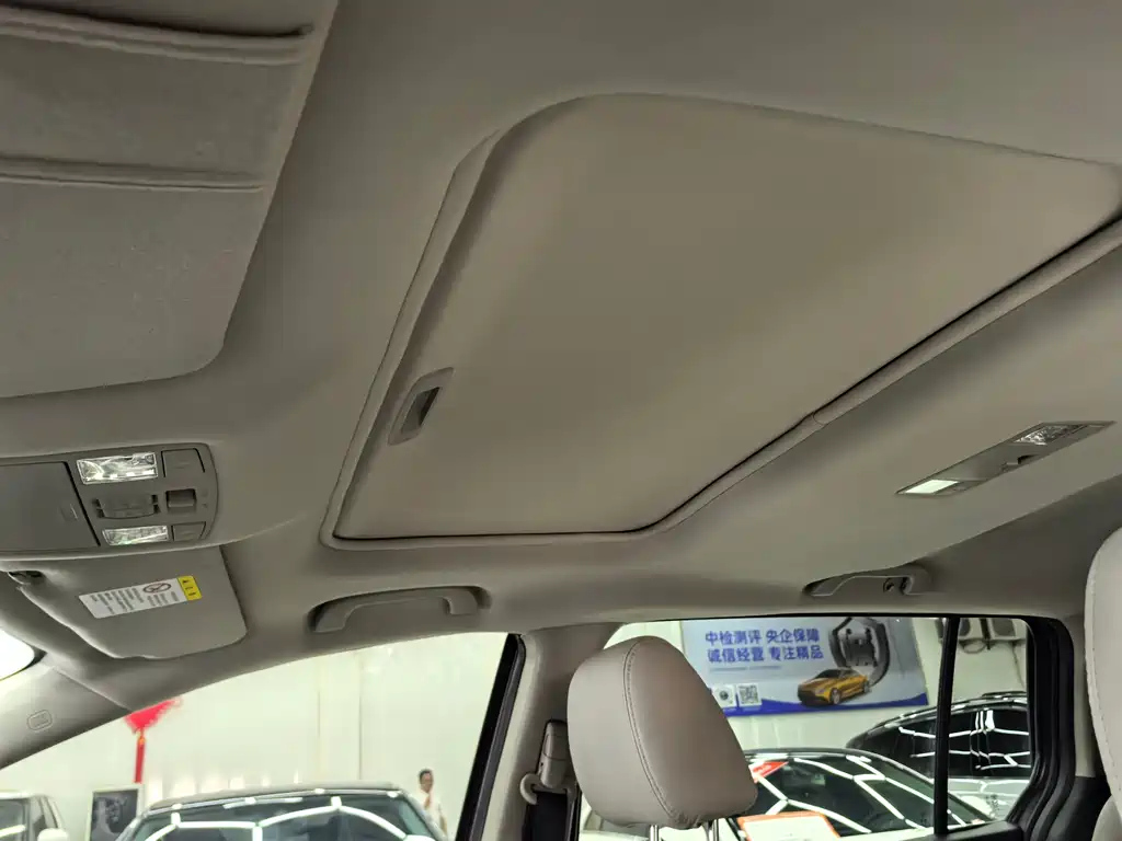 MAZDA 8 2015