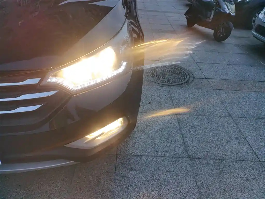 DONGFENG AEOLUS AX7 2016