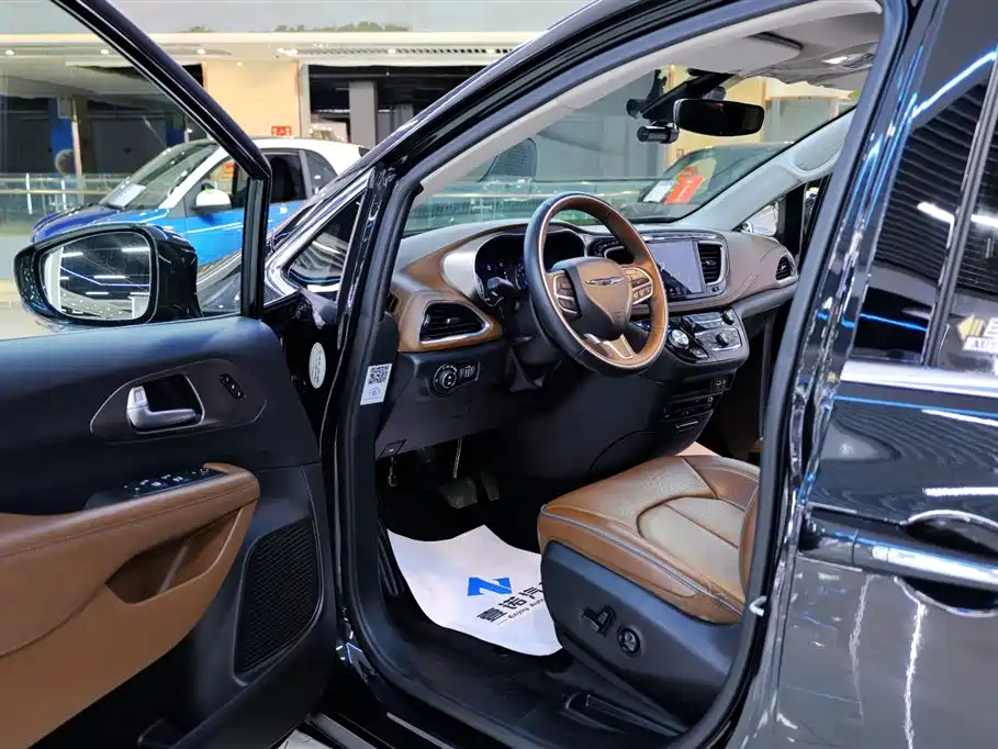 CHRYSLER OTHER 2017