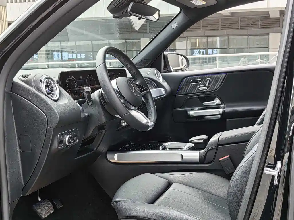 MERCEDES BENZ GLB 2023