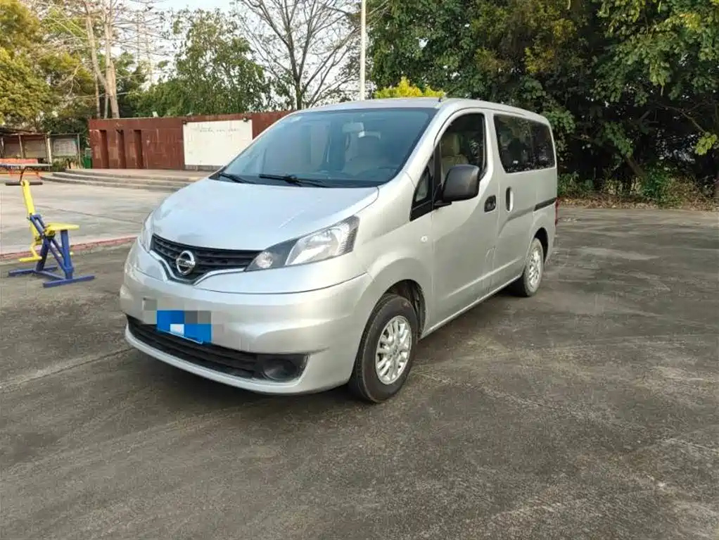 NISSAN NV200 2011