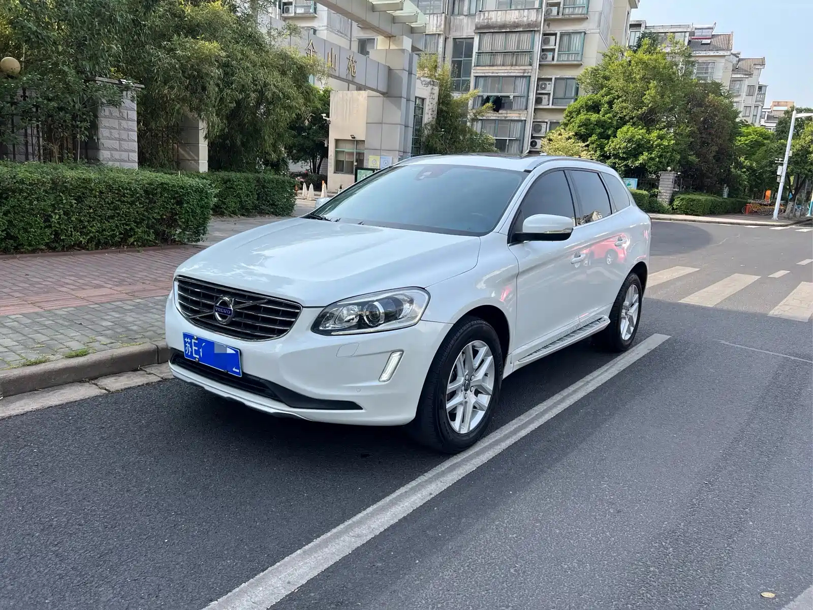 VOLVO XC60 2017