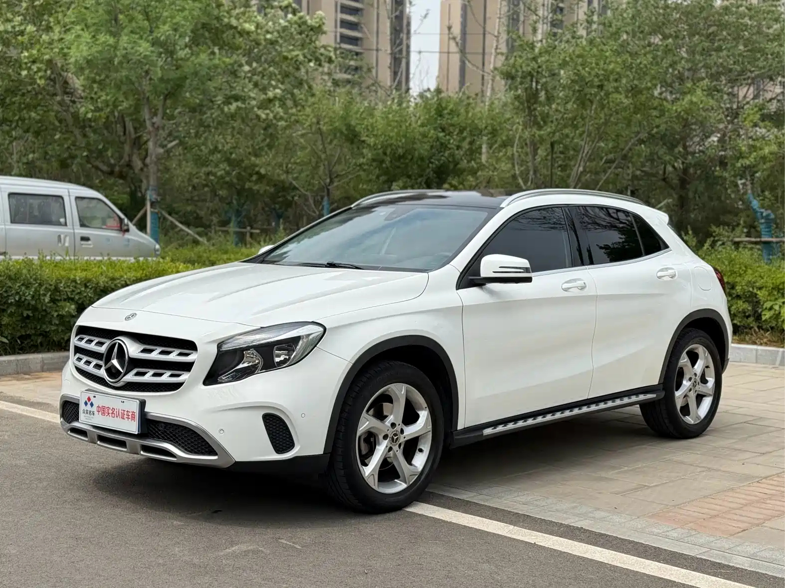 MERCEDES BENZ GLA 2018