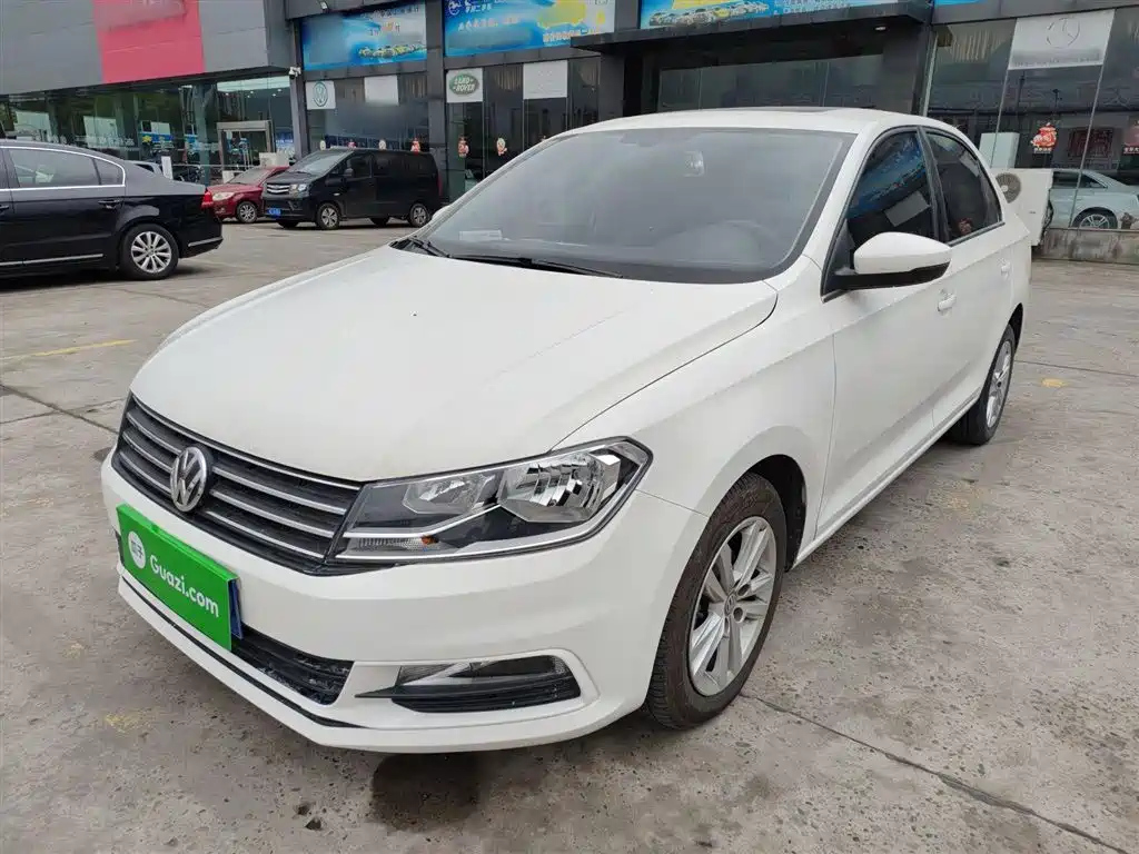 VOLKSWAGEN SANTANA 2016