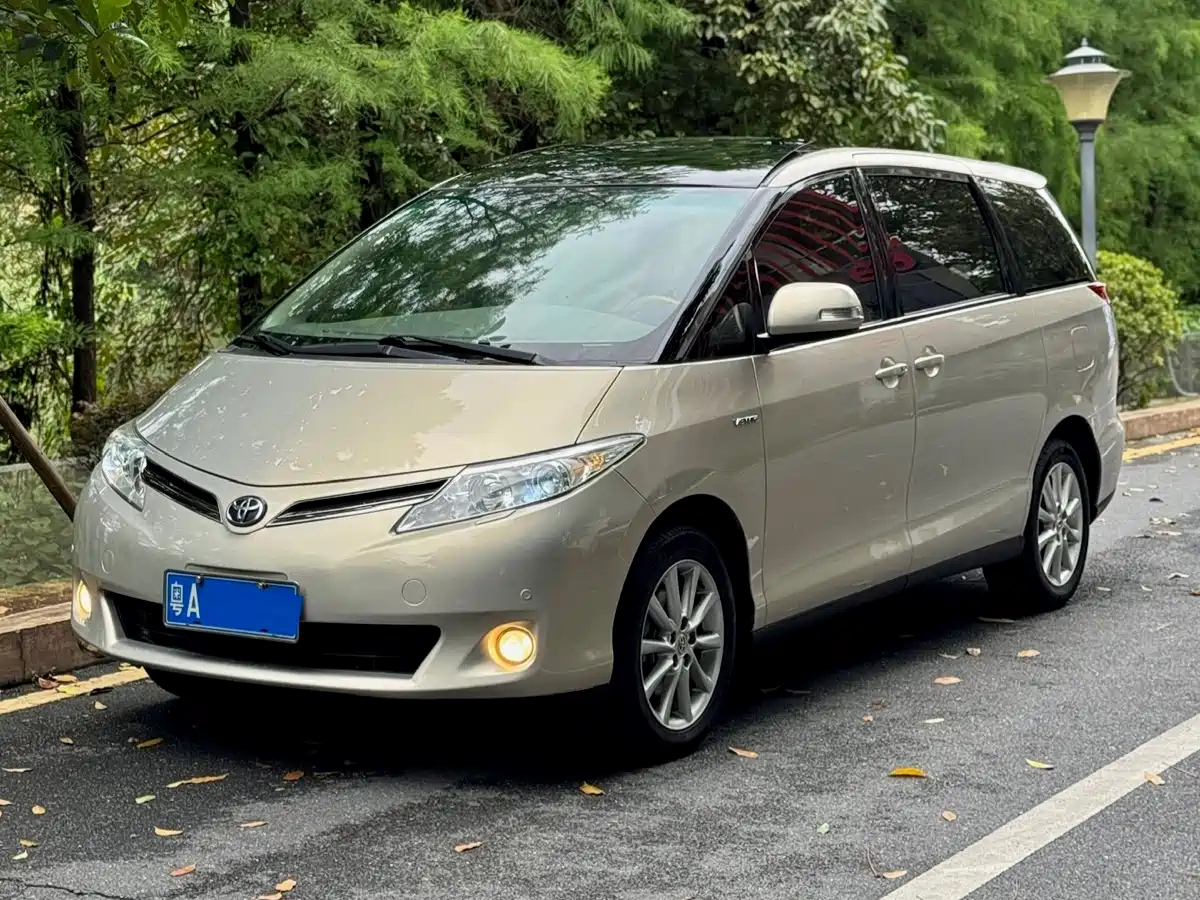 TOYOTA PREVIA 2012