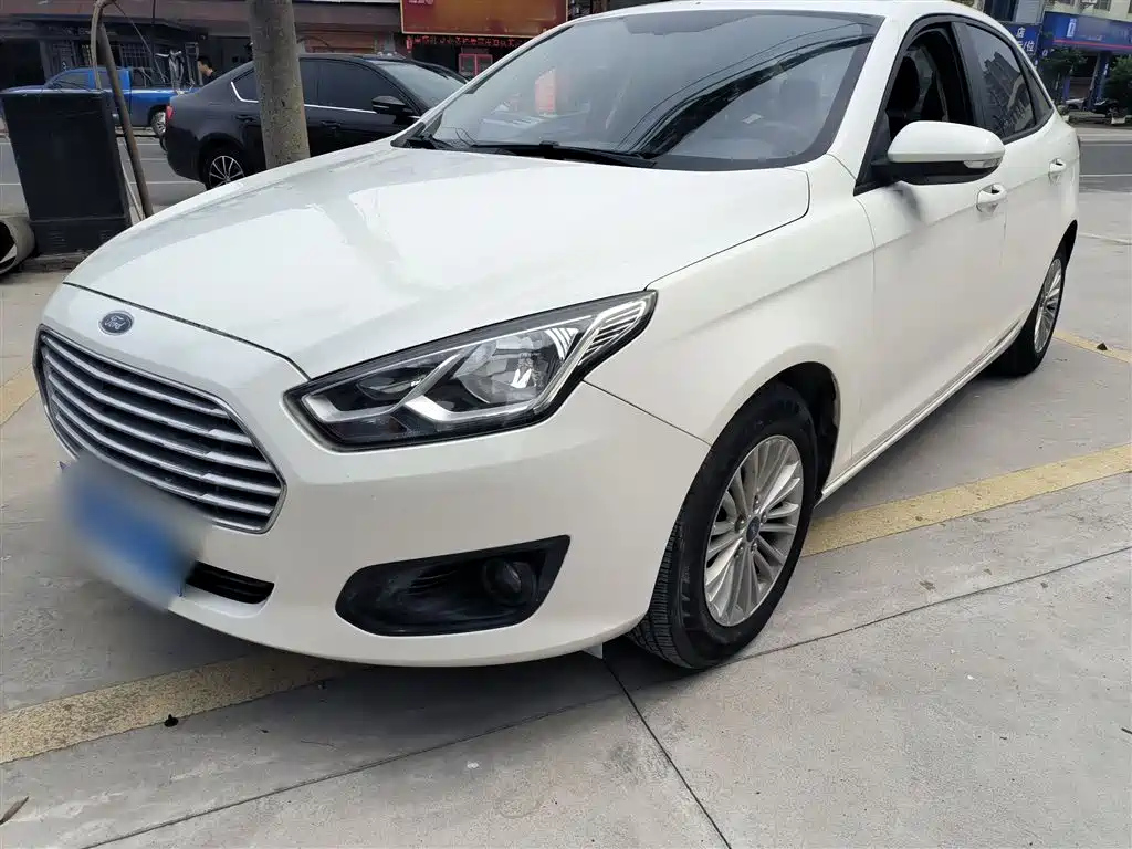 FORD ESCORT 2017