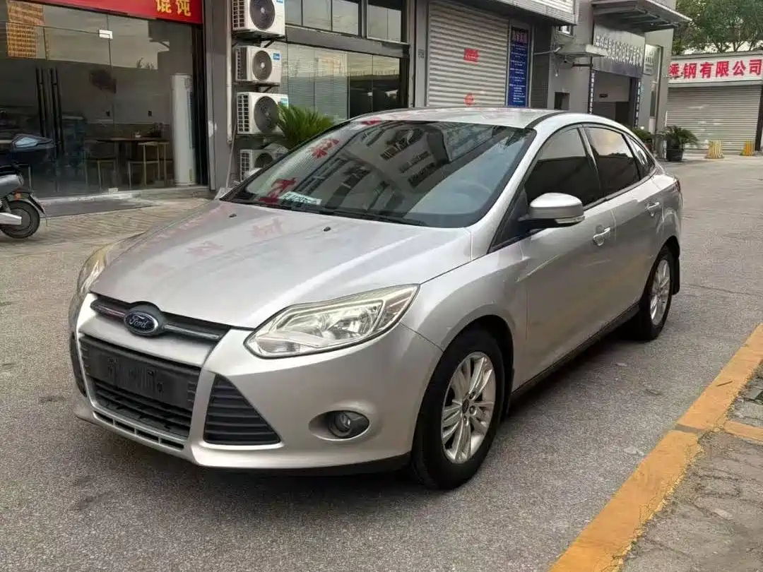 FORD FOCUS 2012