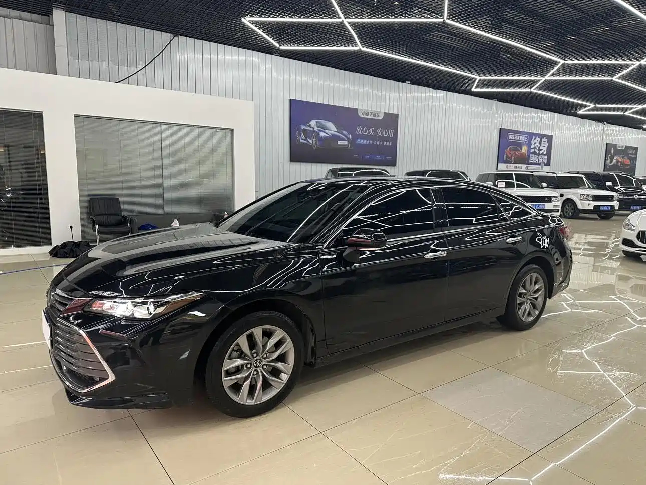 TOYOTA AVALON 2019