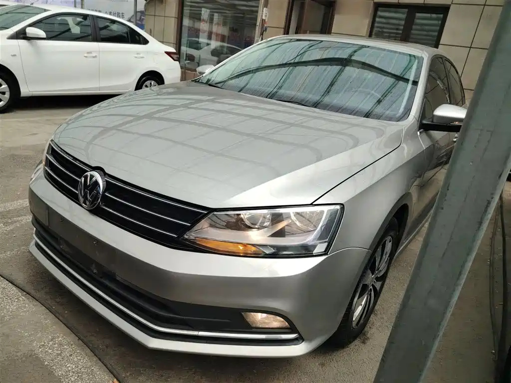 VOLKSWAGEN SAGITAR 2018