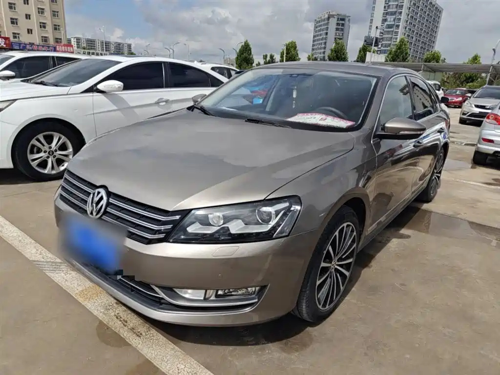 VOLKSWAGEN PASSAT 2014
