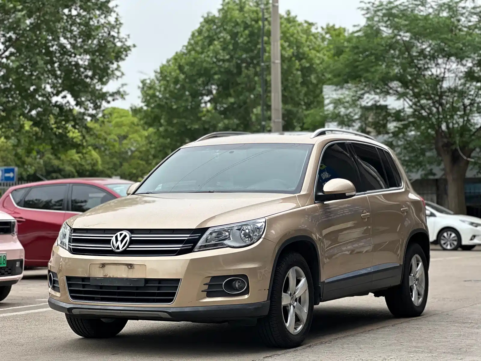 VOLKSWAGEN TIGUAN 2012