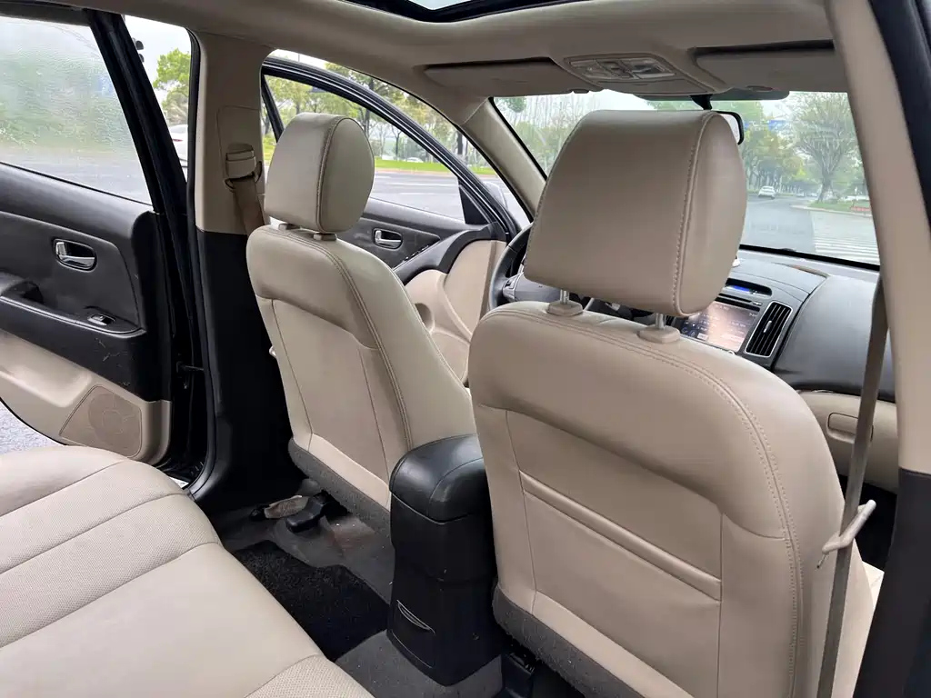 HYUNDAI CELESTA 2012