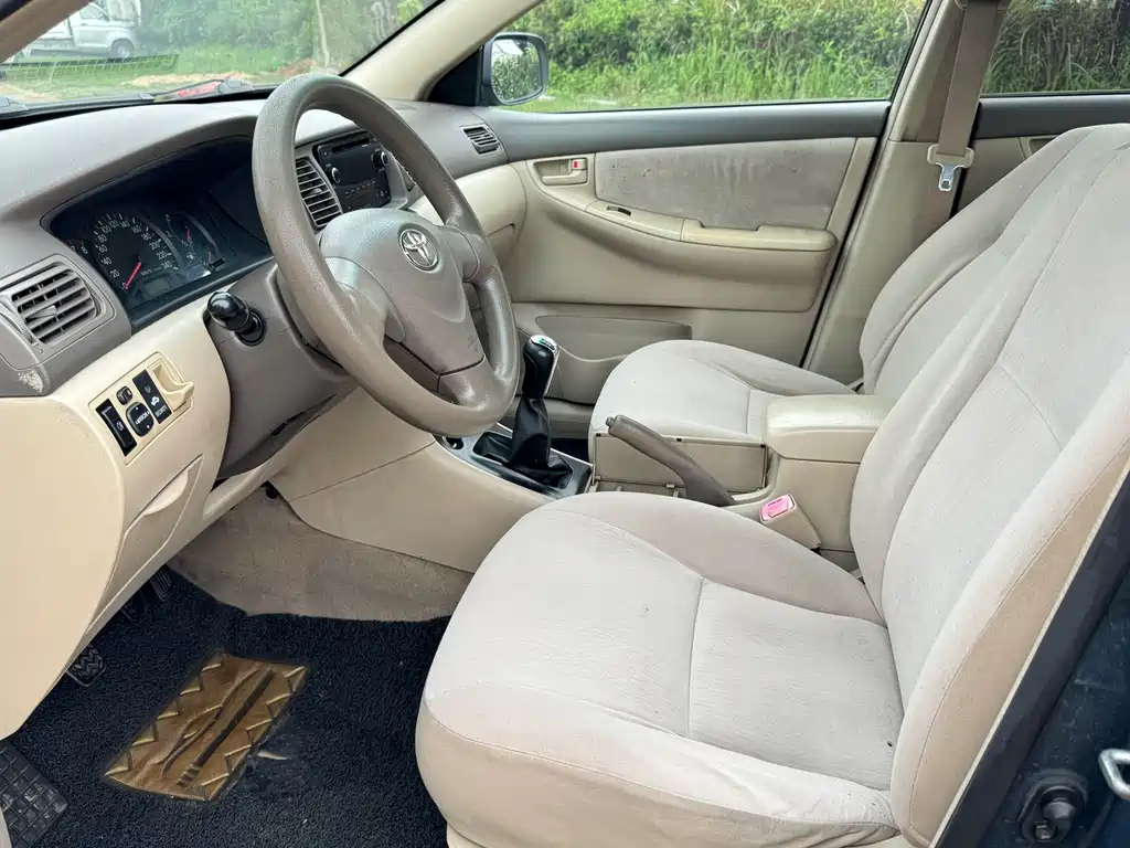 TOYOTA COROLLA 2010