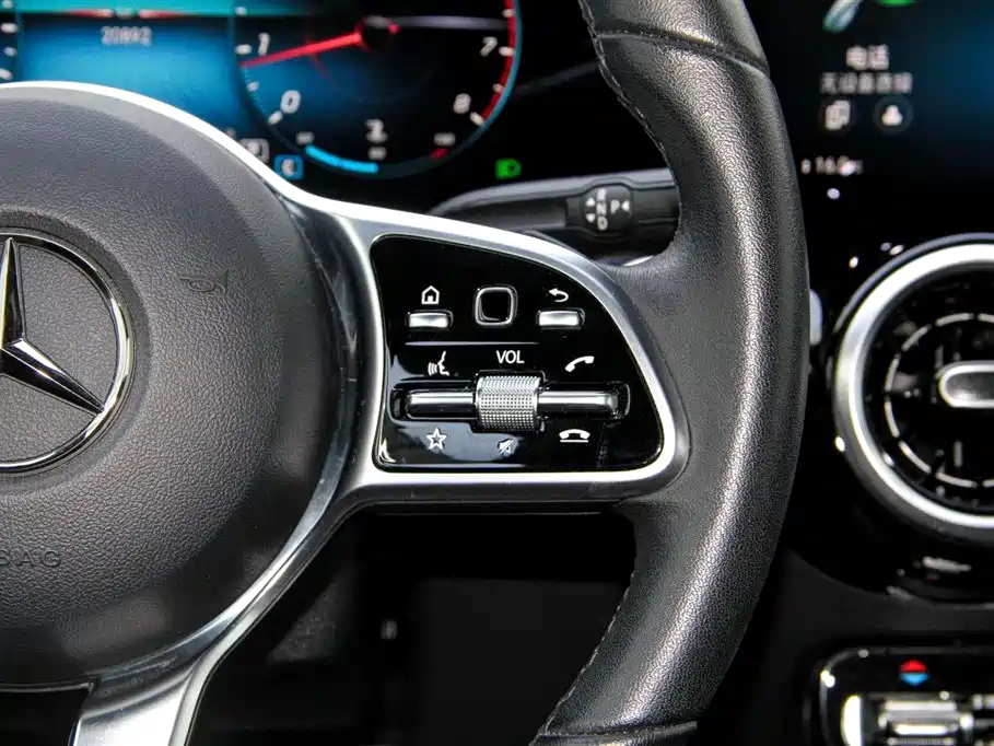 MERCEDES BENZ GLB 2023
