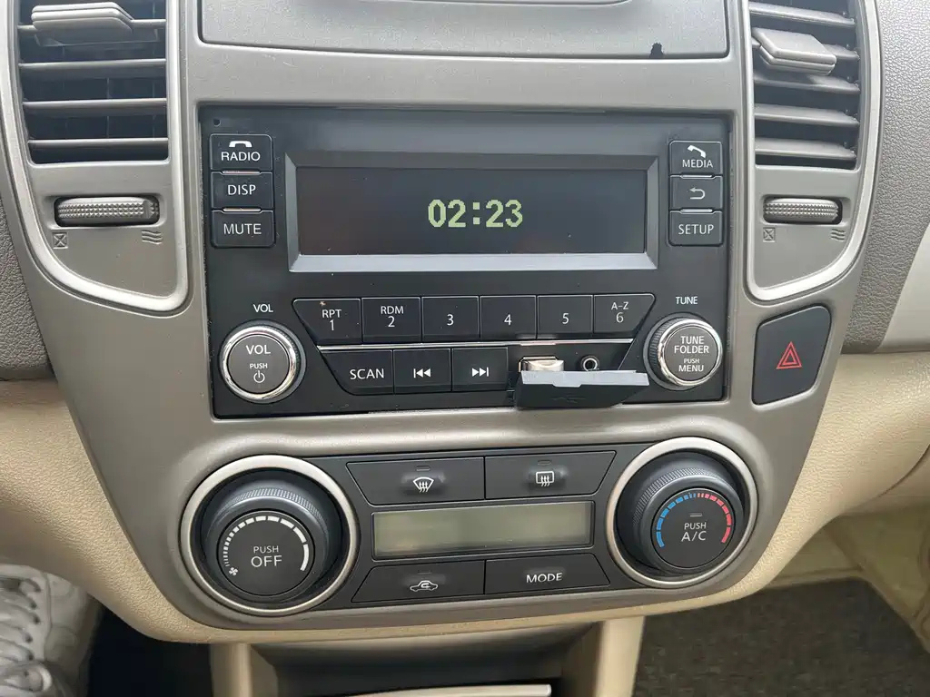 NISSAN SYLPHY 2014