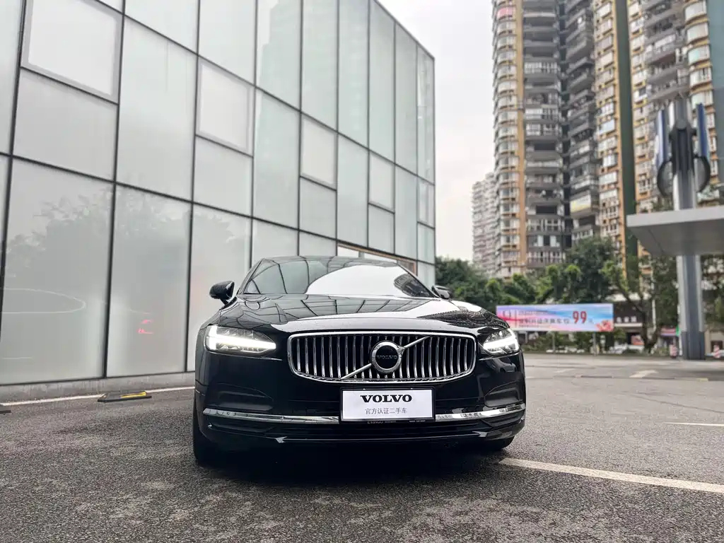 VOLVO S90 2022