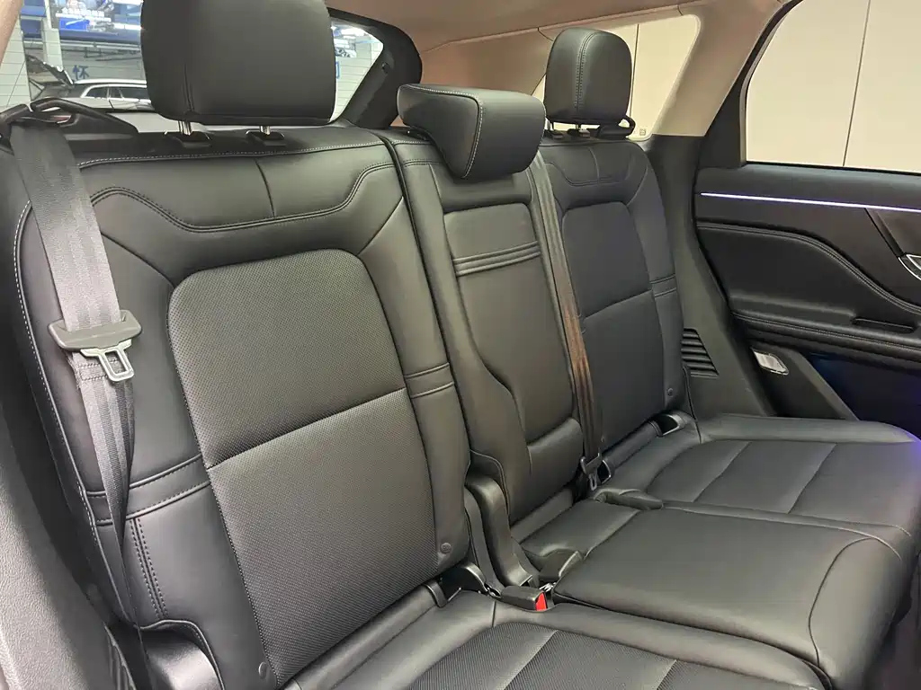 LINCOLN ADVENTURER 2023