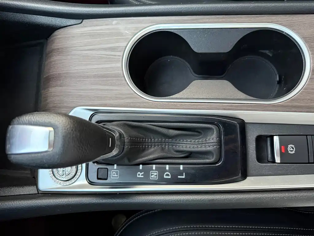 NISSAN TEANA 2022