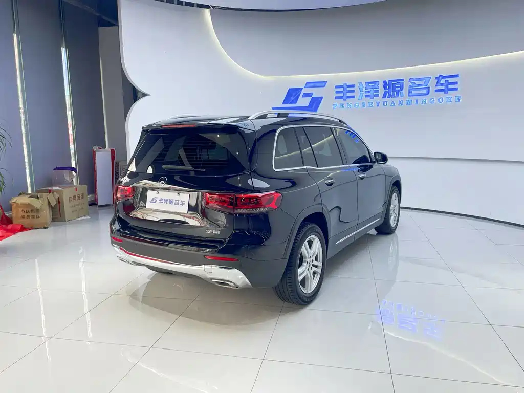 MERCEDES BENZ GLB 2023