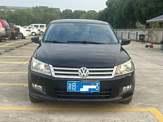 VOLKSWAGEN SANTANA 2014