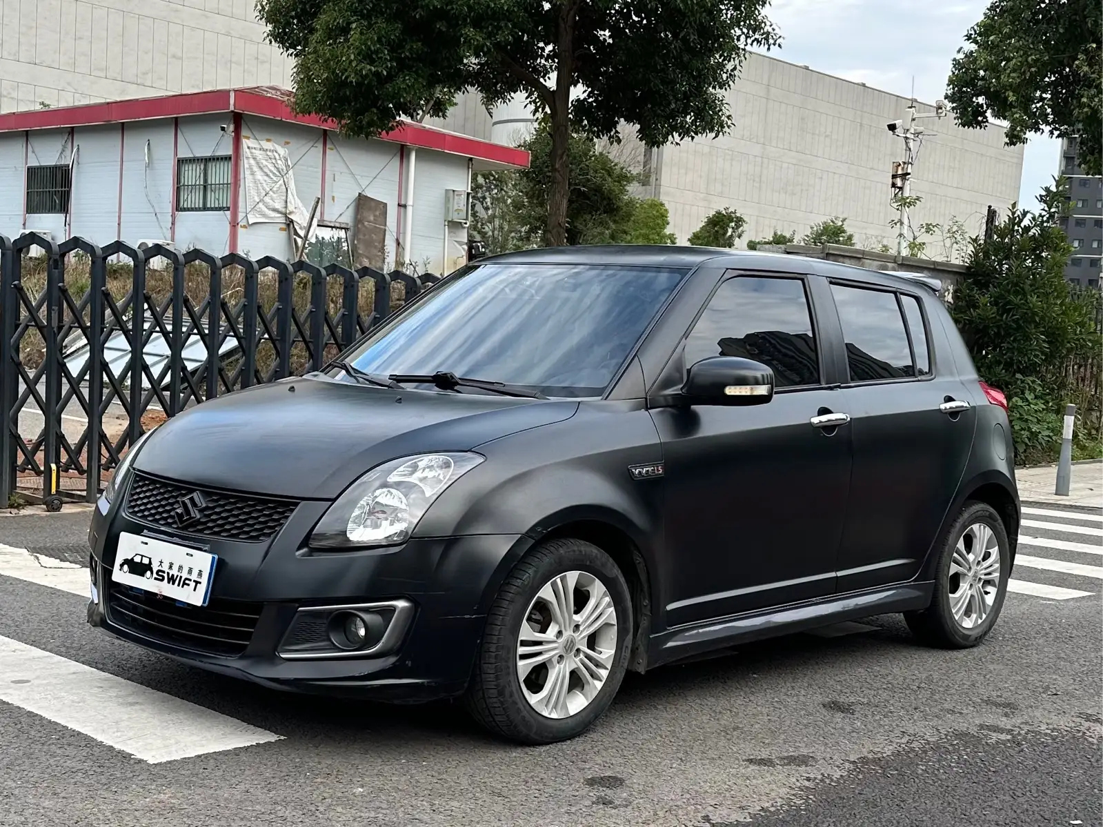 SUZUKI SWIFT