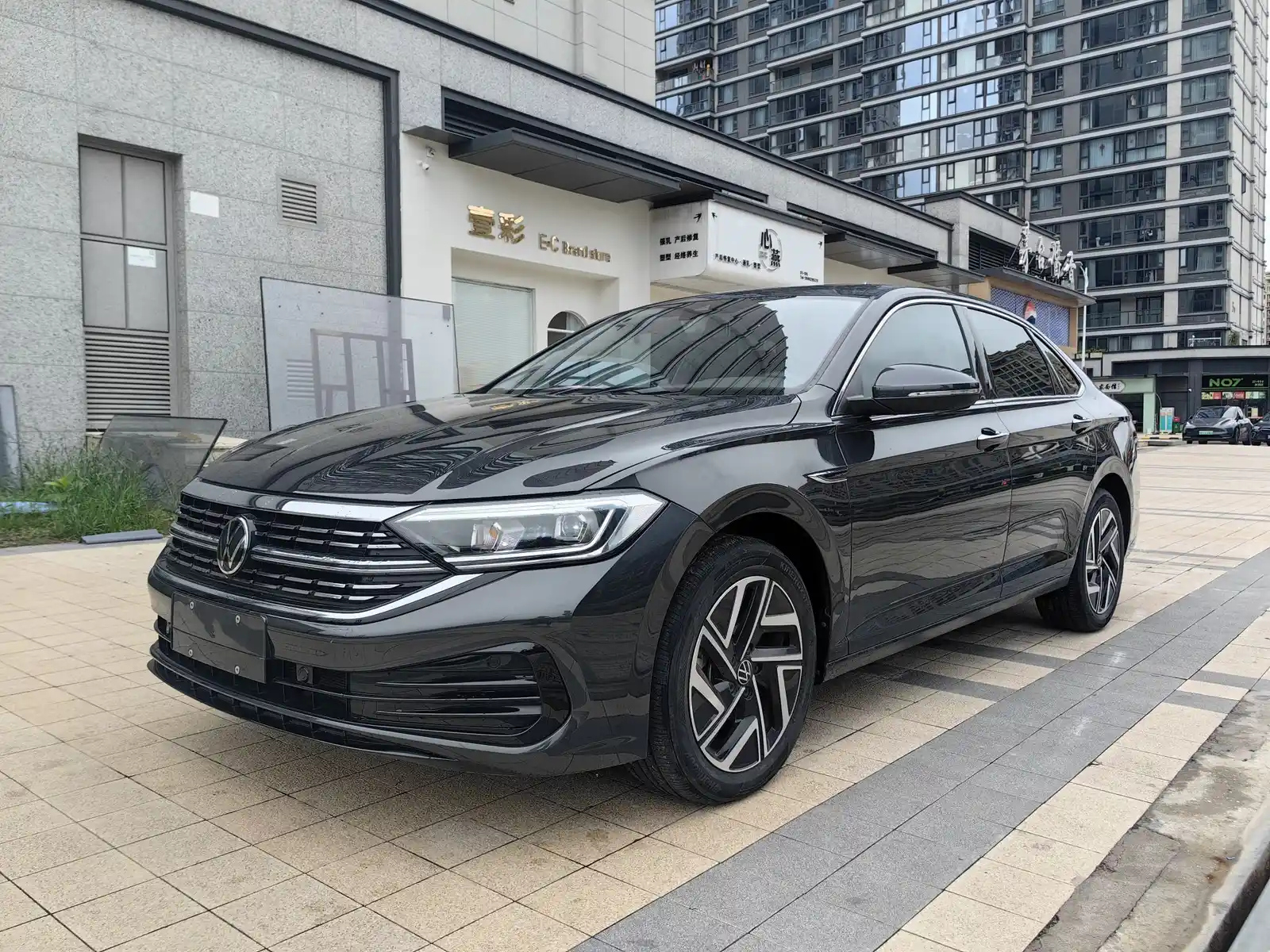 VOLKSWAGEN SAGITAR