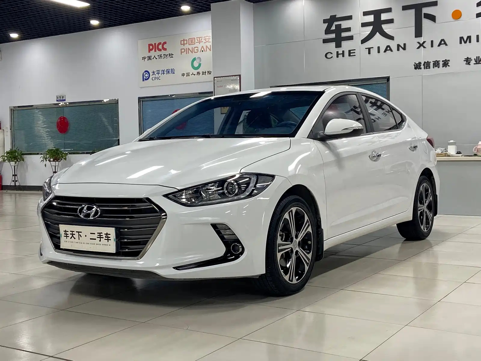 HYUNDAI ELANTRA
