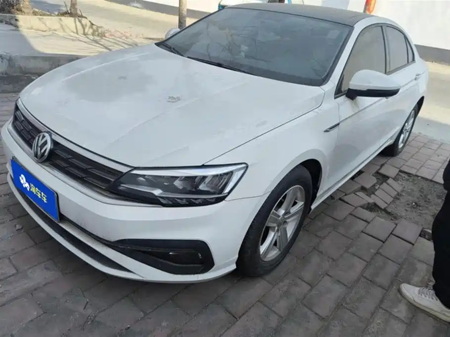 VOLKSWAGEN LAMANDO 2019