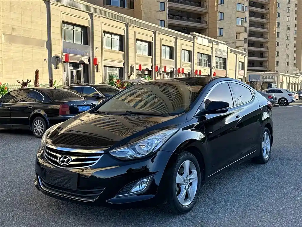 HYUNDAI ELANTRA 2012