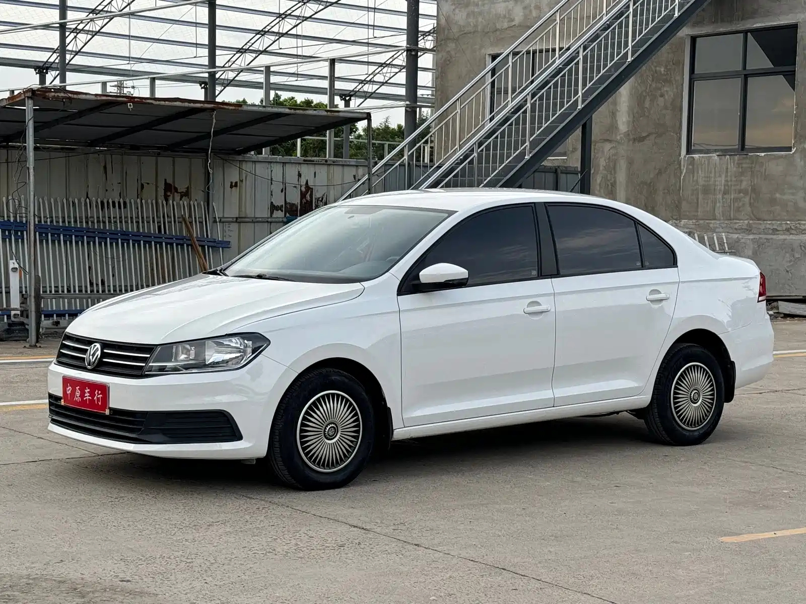 VOLKSWAGEN SANTANA 2016