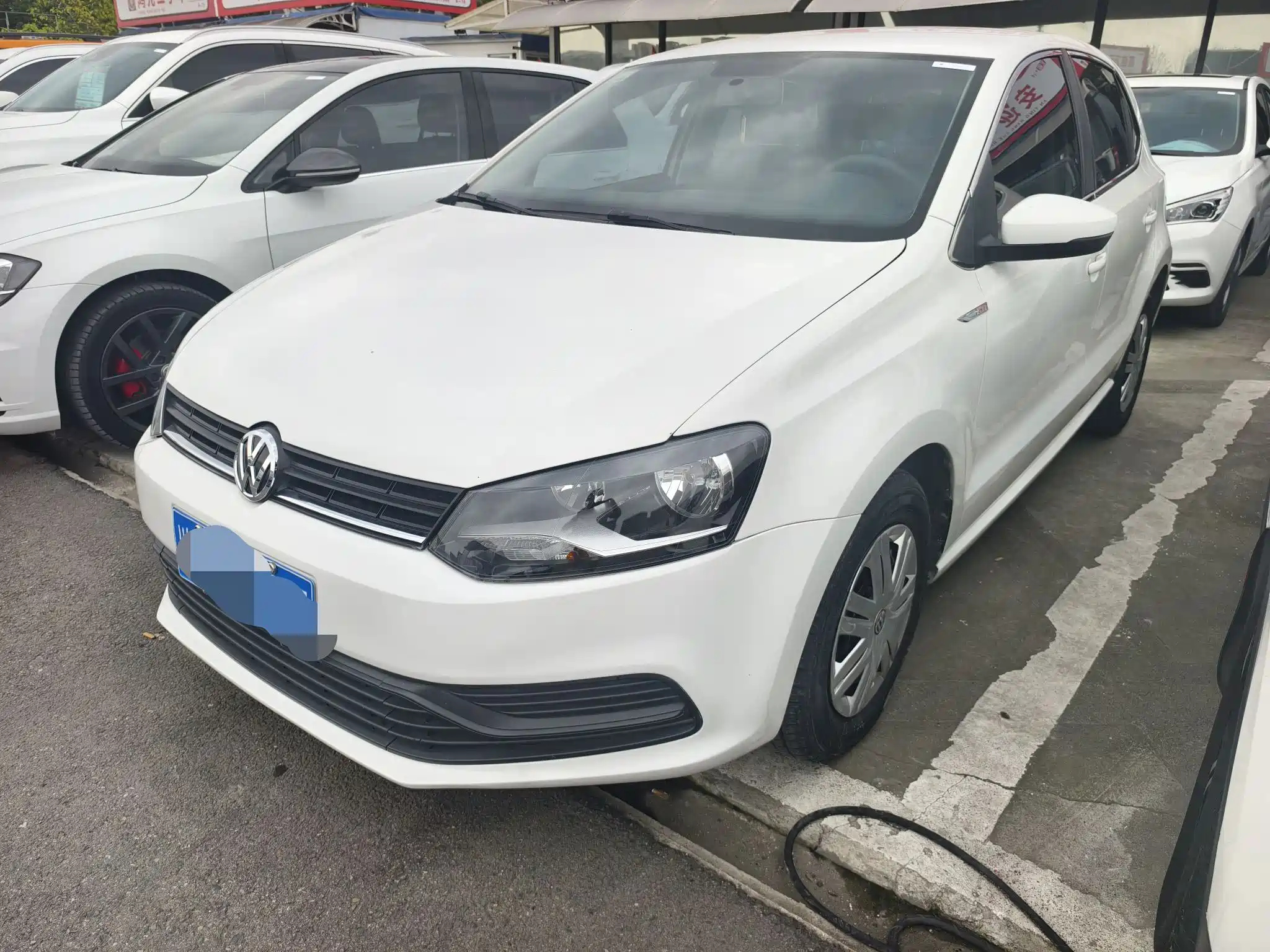 VOLKSWAGEN POLO 2016