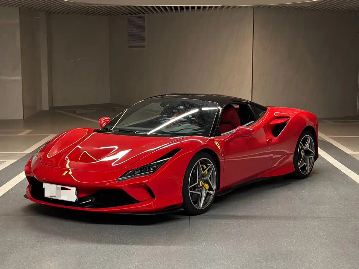FERRARI F8 2019