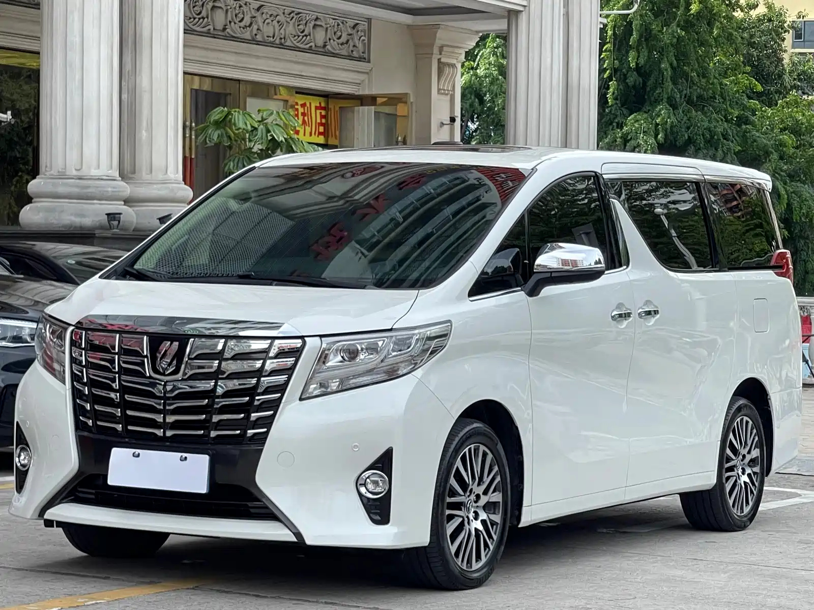 TOYOTA ALPHARD 2018