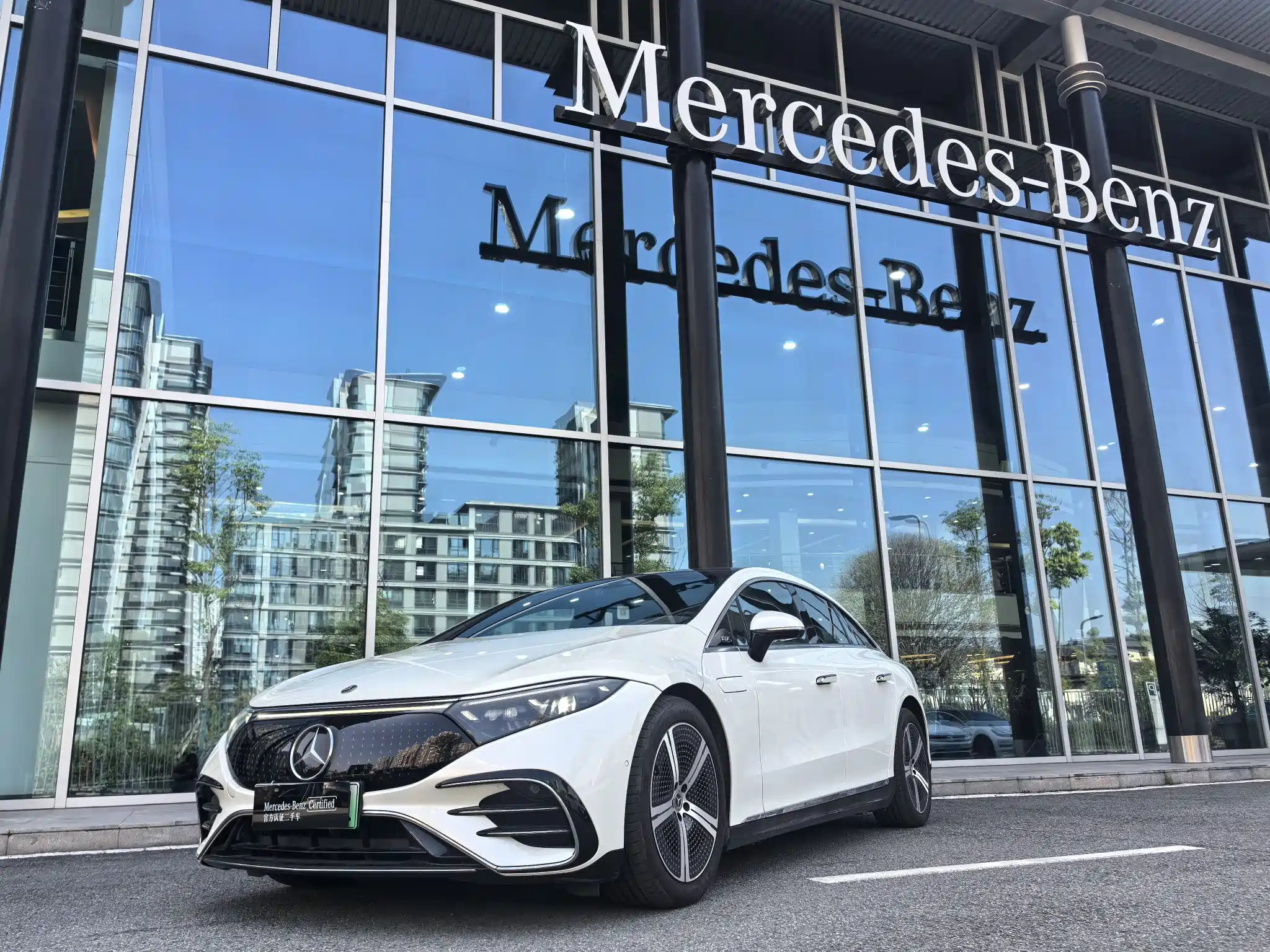 MERCEDES-BENZ EQS 2023