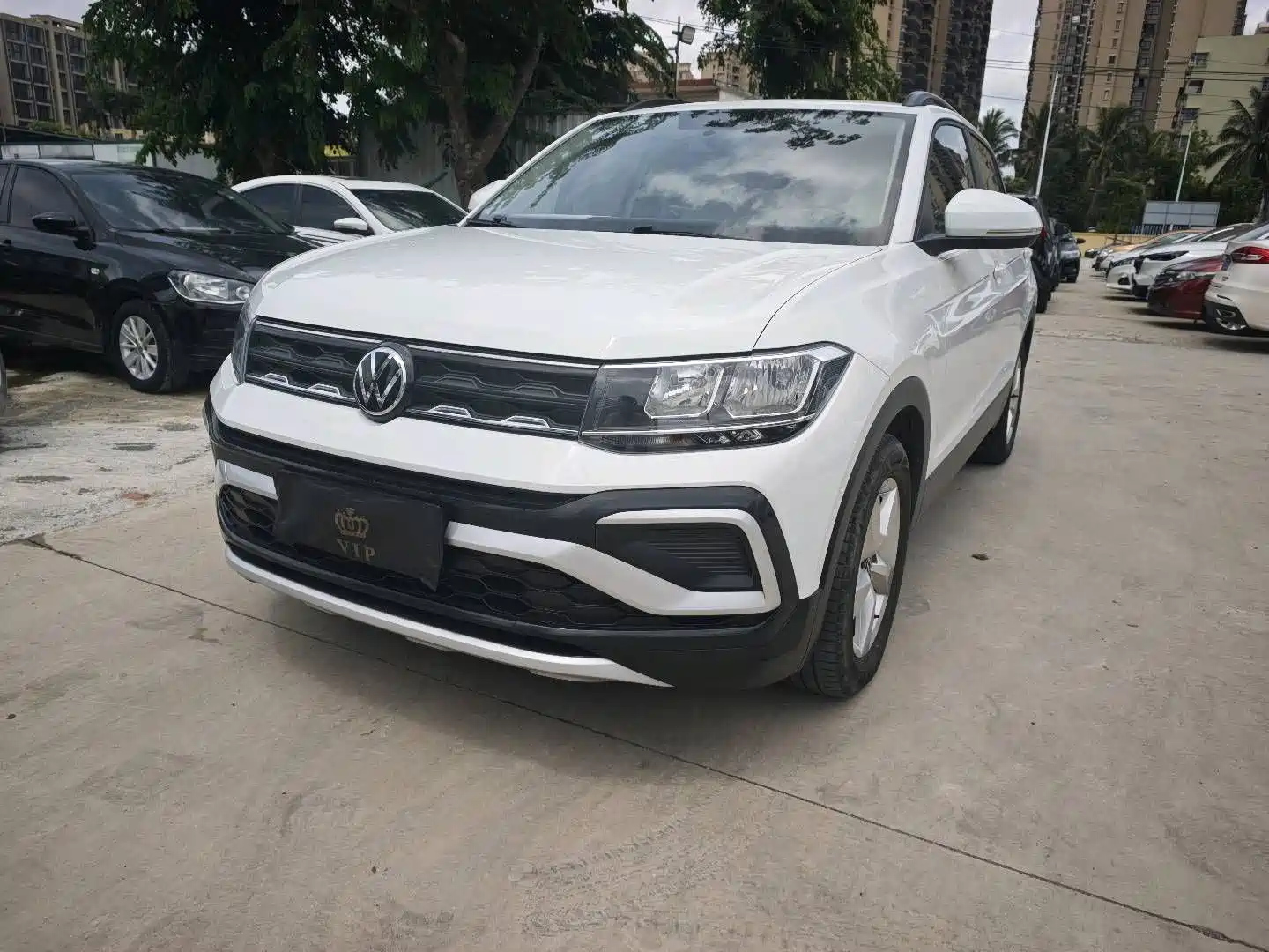 VOLKSWAGEN T-CROSS 2023