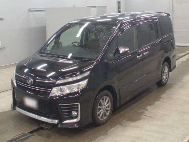 TOYOTA VOXY 2015