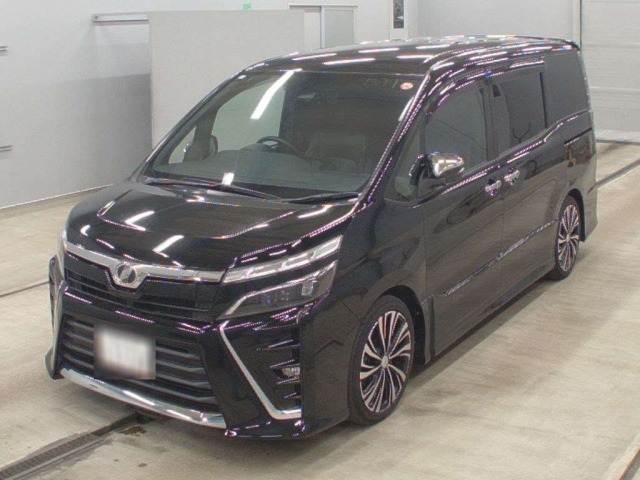 TOYOTA VOXY 2018